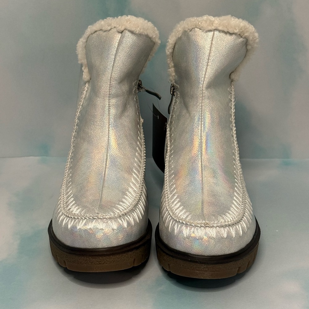 Women’s Azura Stippich shimmering Winter White “Ice”Winter Boots